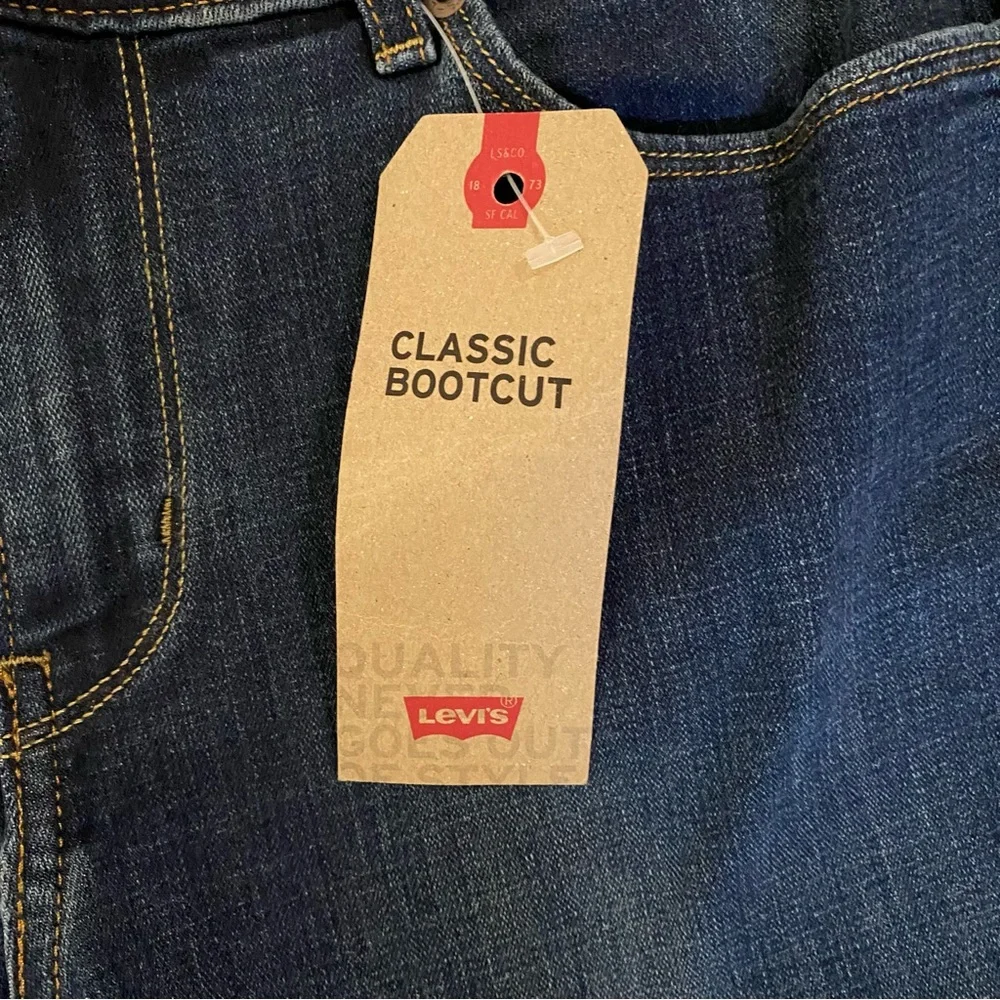 🆕 Levi's Classic Bootcut Jeans / Sz 8 - Picture 6 of 6